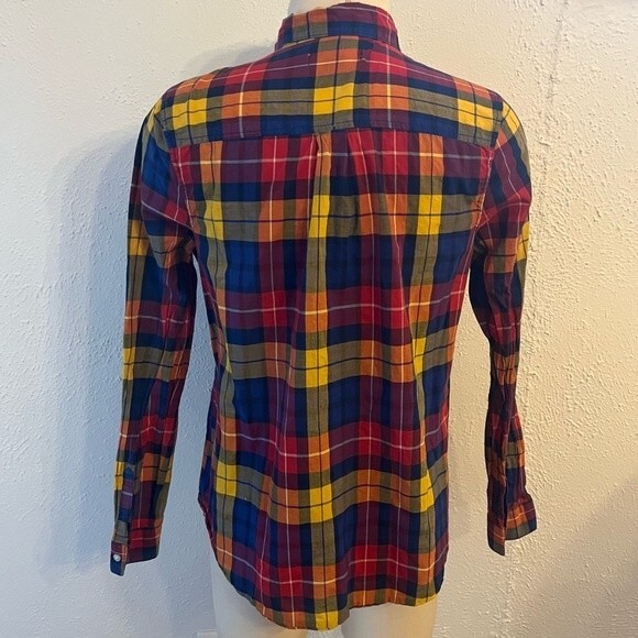Old Navy Classic Poplin Button-Down Shirt in Clown Size Medium - Picture 3 of 8